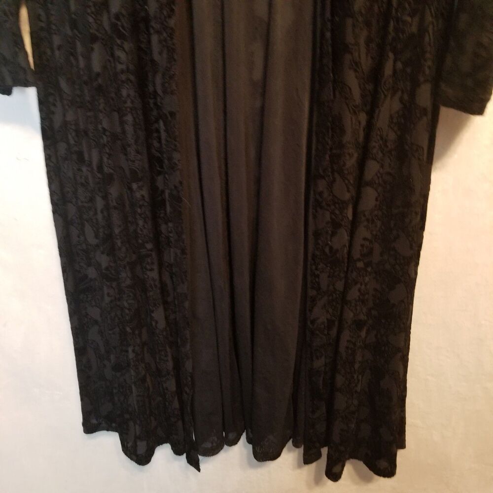 Torrid 3 (3X) Cardigan Velvet Burnout Skull Duster Open Front Black Whimsigoth - Picture 3 of 11
